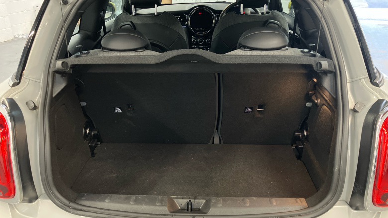 MINI Hatchback 135kW Cooper S Level 2 33kWh 3dr Auto Electric Hatchback